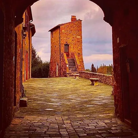 Loft In Centro Storico San Quirico dʼOrcia